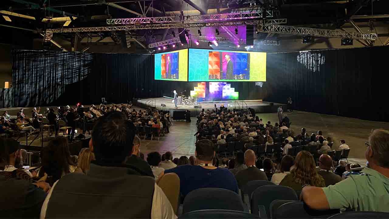 Dscoop World Edge hosted a celebrity keynote